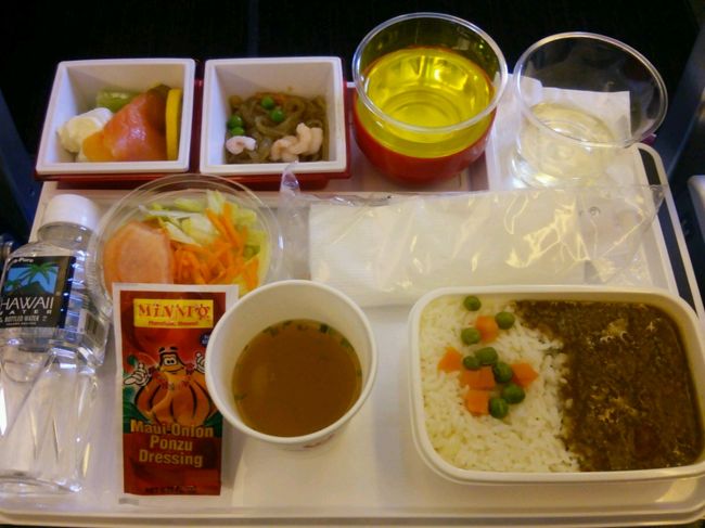 機内食食べて・・・