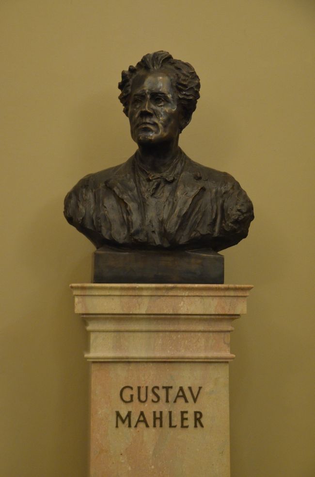 グスタフ・マーラー像