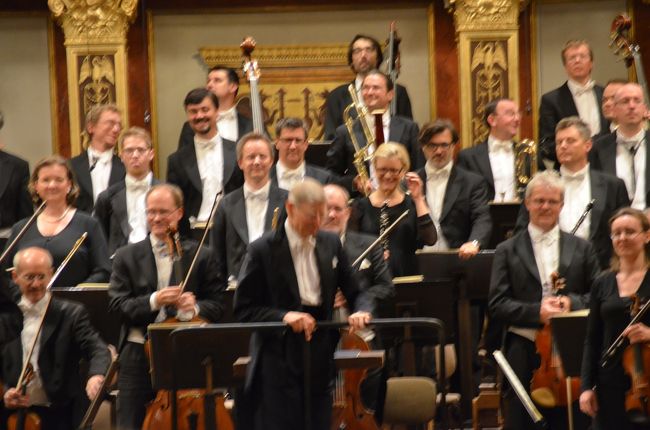 長身で痩身のブロムシュテット、指揮者の理想像だ