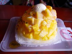 ダイビング前に恩納の駅で名物かき氷♪
5人でシェアしました＾＾

ここで財布がないことに気づき焦る・・・
ホテルにあるはずだが・・・今更戻れないので一日借金ﾟ(ﾟ´Д｀ﾟ)ﾟ