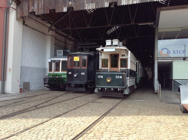 しかし、オープンしていなかったので<br />せめて見える路面電車だけでも写真に収めます。<br /><br />http://www.museudocarroelectrico.pt/default.aspx