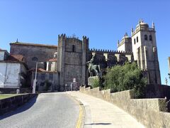 サン・ベント駅から直ぐの Porto Cathedral