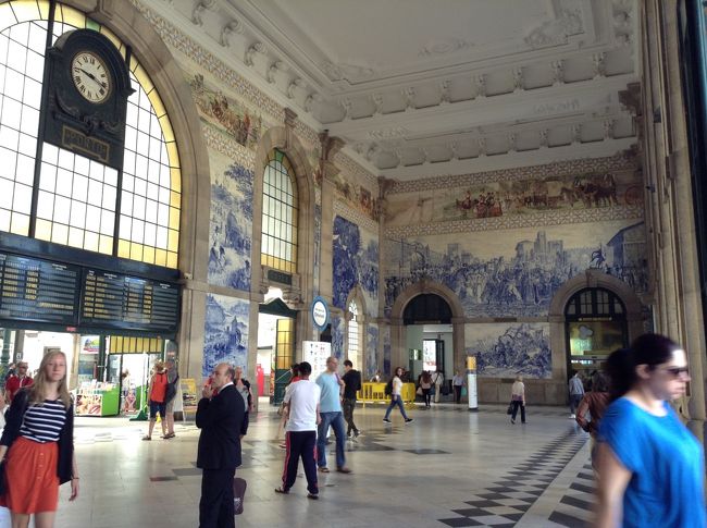 サン・ベント駅構内<br />