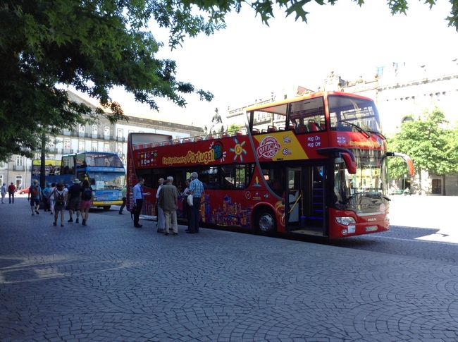 ツアーバスの出発地、ここから２日目のツアーに出掛けます。
