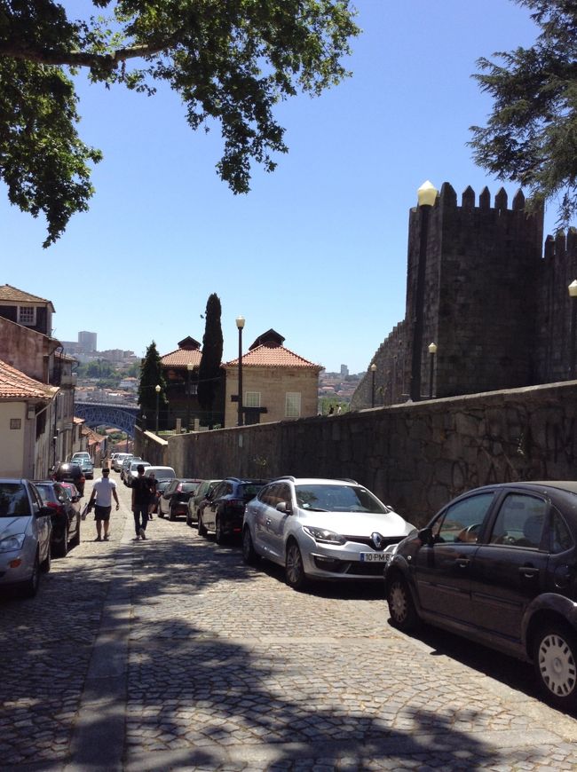 次にやって来るバスを待っていましたが、1時間待っても来ず<br />近くの駅からトラムでセンターまで帰って来ました。<br /><br />（だいぶ時間のロスでした）