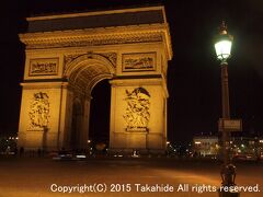 凱旋門(Arc de triomphe de l'&#201;toile)

シャルル・ド・ゴール広場(Place Charles-de-Gaulle)からの夜景です。


凱旋門(Arc de triomphe de l'&#201;toile)：https://ja.wikipedia.org/wiki/%E3%82%A8%E3%83%88%E3%83%AF%E3%83%BC%E3%83%AB%E5%87%B1%E6%97%8B%E9%96%80
シャルル・ド・ゴール広場(Place Charles-de-Gaulle)：https://ja.wikipedia.org/wiki/%E3%82%B7%E3%83%A3%E3%83%AB%E3%83%AB%E3%83%BB%E3%83%89%E3%83%BB%E3%82%B4%E3%83%BC%E3%83%AB%E5%BA%83%E5%A0%B4