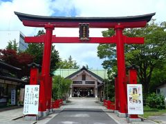 善知鳥神社  http://www.actv.ne.jp/~utou/
御由緒のある神社です。青森県の総鎮守だそうです。
旅の無事と念願のフジツボを食せることに  参拝(=A=) 

青い森鉄道で浅虫温泉へ向かいます。