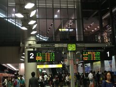 大阪駅環状線ホーム。大都会です♪