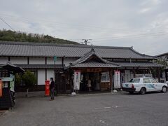 別府から、杵築にやってきました。
杵築駅は市街から離れているため、バスで市街に向かいます。