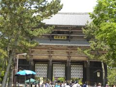 東大寺南大門に到着です！
朝ですがＧＷなこともありかなり人が多いですね