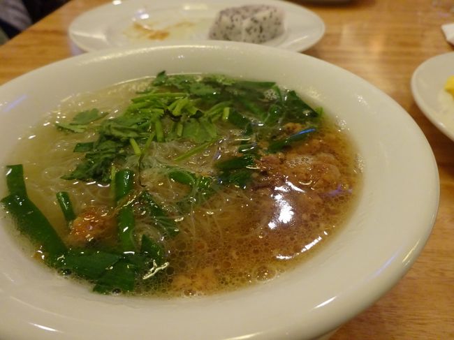 担仔麺が美味しすぎて、ビーフンでおかわり。あっさりしています。個人的には卵麺の担仔麺が好きです。