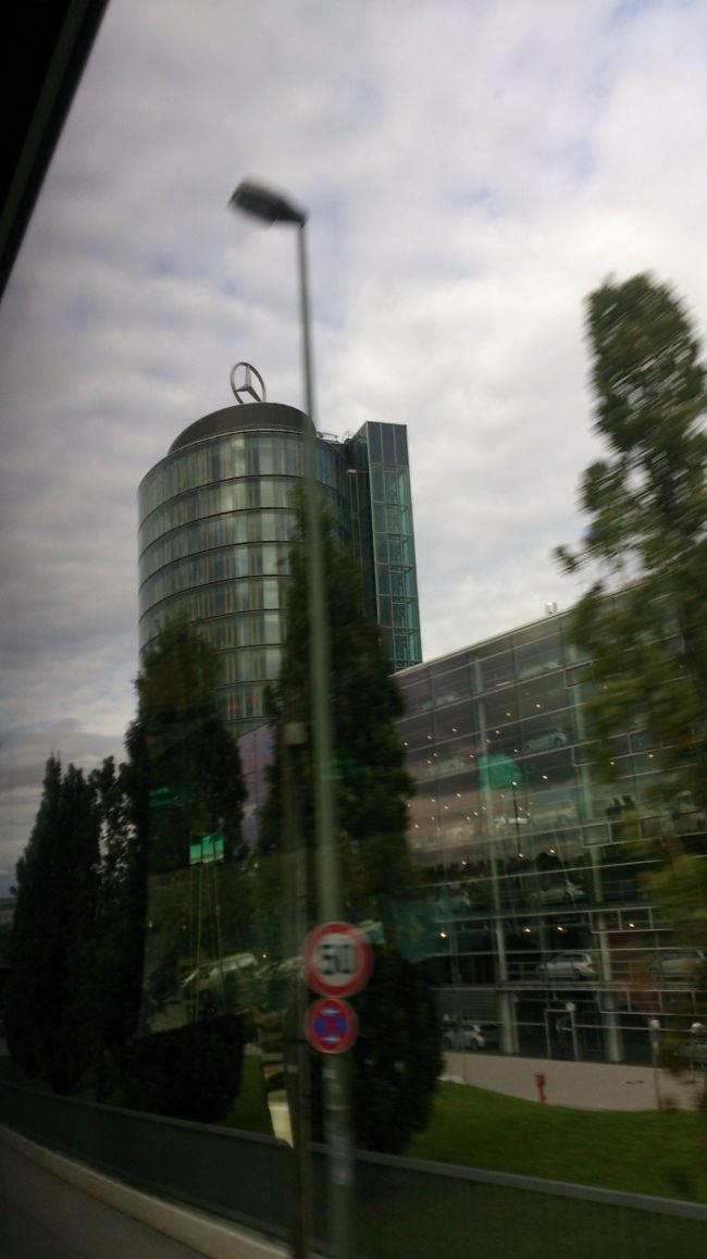 予定通りに夕刻 の18:00にミュンヘン。<br />終点は中央駅ですが、JALバスはとっても親切。<br />ウェスティン・グランドミュンヘンまで送って貰えました。<br /><br />強行軍で疲れたけど、ロマンチック街道を効率良く観光できました^^ｖ