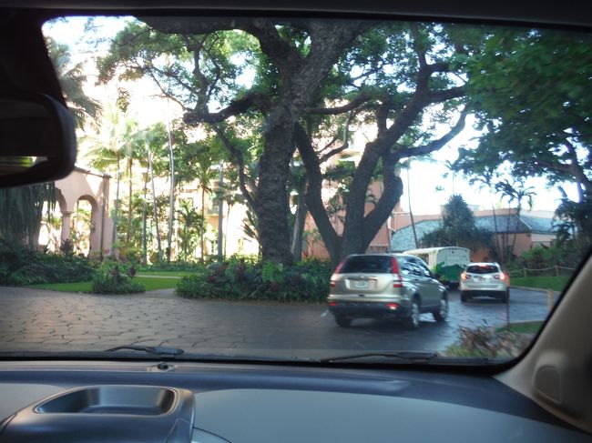 シェラトンを通り抜けると