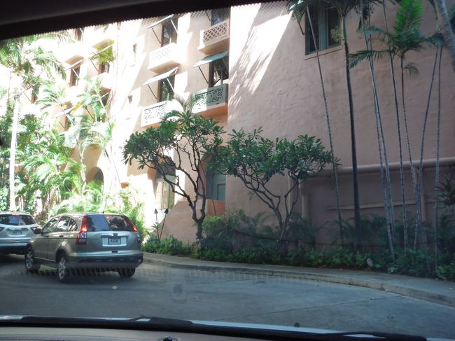 ＳＰＧの枠がうまってて、ＨＩＳで見つけたのがリゾートフィー込で44000円。<br />前回のレートが80円台で、今回が125円。ホテル代も物価も高騰しています。お買物はお得感がないのでそこそこにして、思い出にお金をかけることにしました。