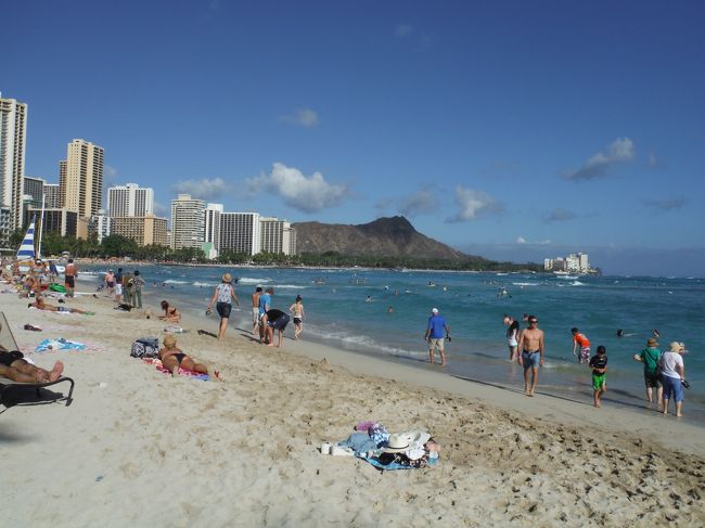 おもいおもいにくつろいでいます。<br />6月で新婚さんらしい人も多かったです。<br />あと、小さい子供連れのファミリーも！