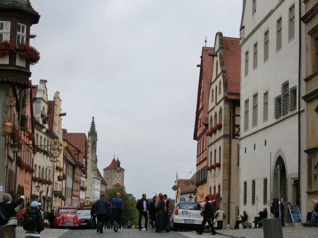 中世の街そのままの街。