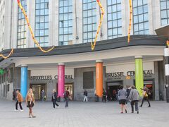 ホテルをチェックアウトして、ブリュッセル中央駅から鉄道に乗ります。駅まで近いホテルを選んだのは正解でした。