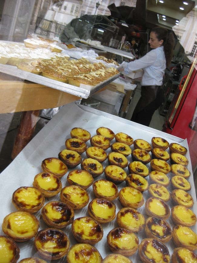 ジラルド広場のケイジャーダ（チーズタルト）で有名なアルカダ。<br /><br />ケイジャーダ　1個1．2ユーロ