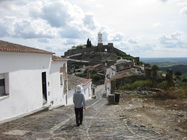 「はなれ」から城壁内に戻って行く。
