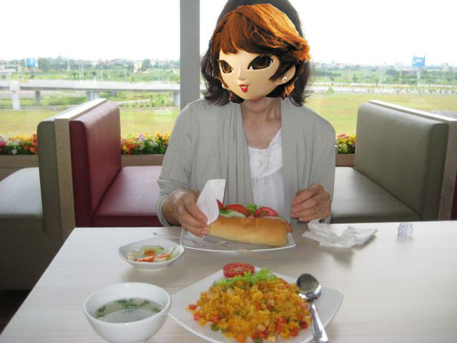 これで４６人民元と言われたので、５０元札を出したらお釣りがまたドンで返ってきた。せっかくドンを使い果たしたのに。