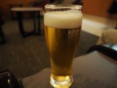 帰りもラウンジ(笑)

ラウンジでビールを飲んで、今回の1泊2日の弾丸旅行も終了。