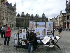 広場に絵描きさん。