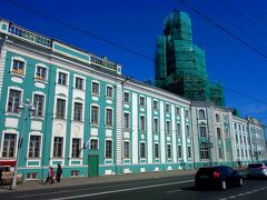 現在修復中のクンストカメラ。
18世紀初頭に、ピョートル大帝によって創設された博物館。
ロシアで最も古い博物館だとか。
