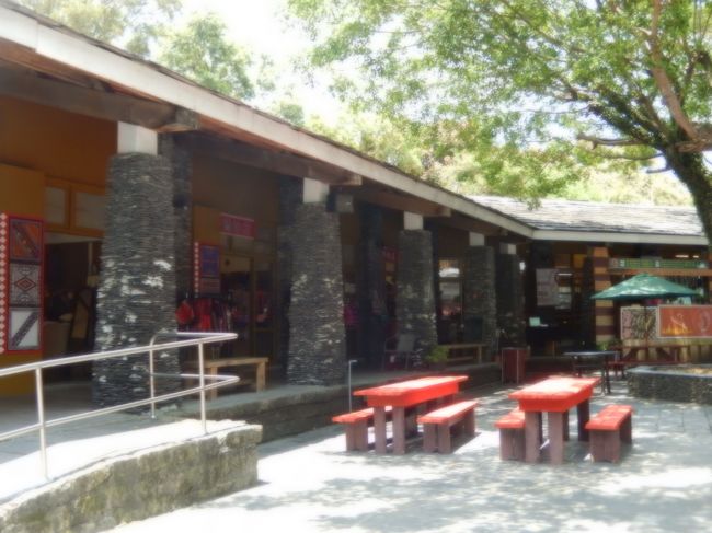 台湾原住民族文化園區、お土産売り場があります