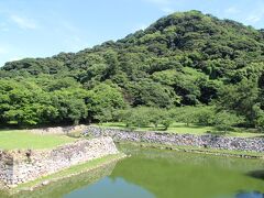 旧萩城天守閣跡から見た指月山。