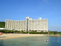 ２日目　2015.6.27
ルネッサンスリゾートオキナワです。
http://www.renaissance-okinawa.com/