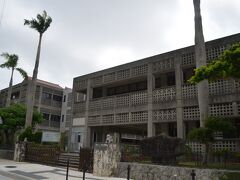 友人が通っていた沖縄県立芸術大学。偶然通りかかって感激。
