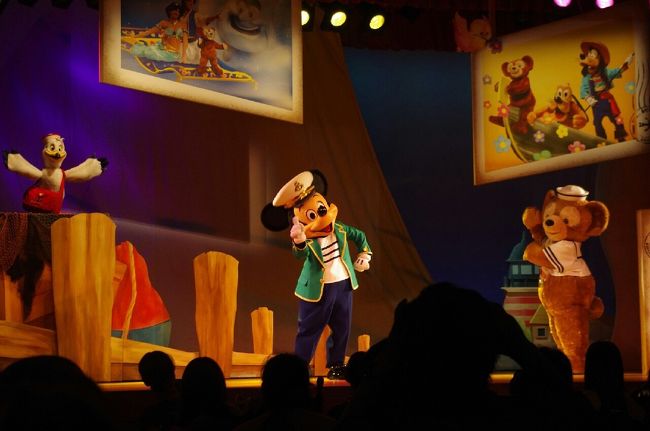 目が覚めたのでさっき見れなかったマイフレンドダッフイーをみることにしました。<br /><br />あまり行列はなく30分位で座れました♪