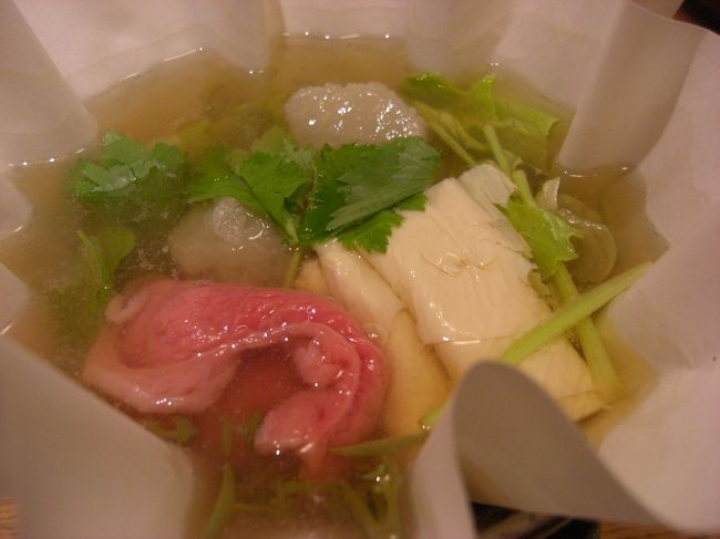 ゆばとレンコン団子も美味しい。ジュンサイも入ってます。出汁が絶品でした。