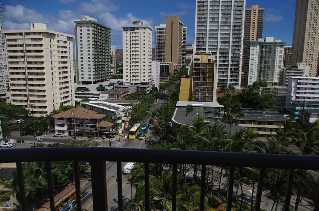 バスに乗るにもビーチに行くのも便利でした♪<br />ワイキキはどこも工事中(゜ﾛ゜;ﾉ）ﾉ