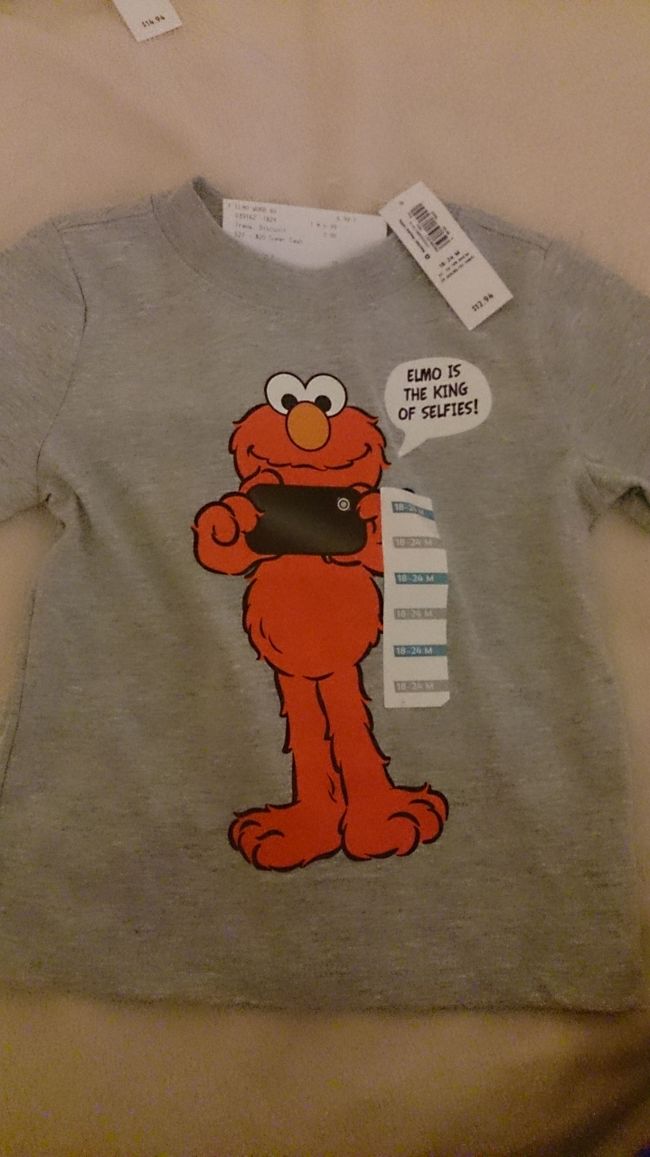 オールドネイビーのエルモシャツ