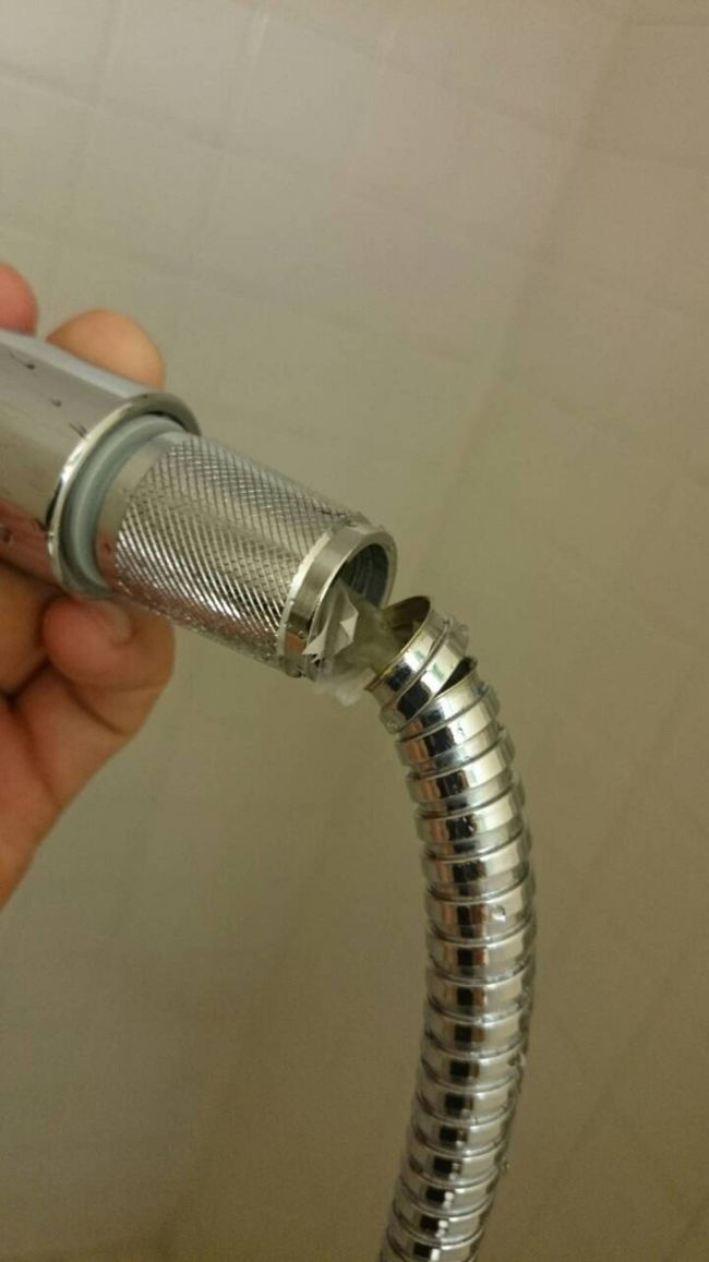 夜シャワーを浴びていると。。。