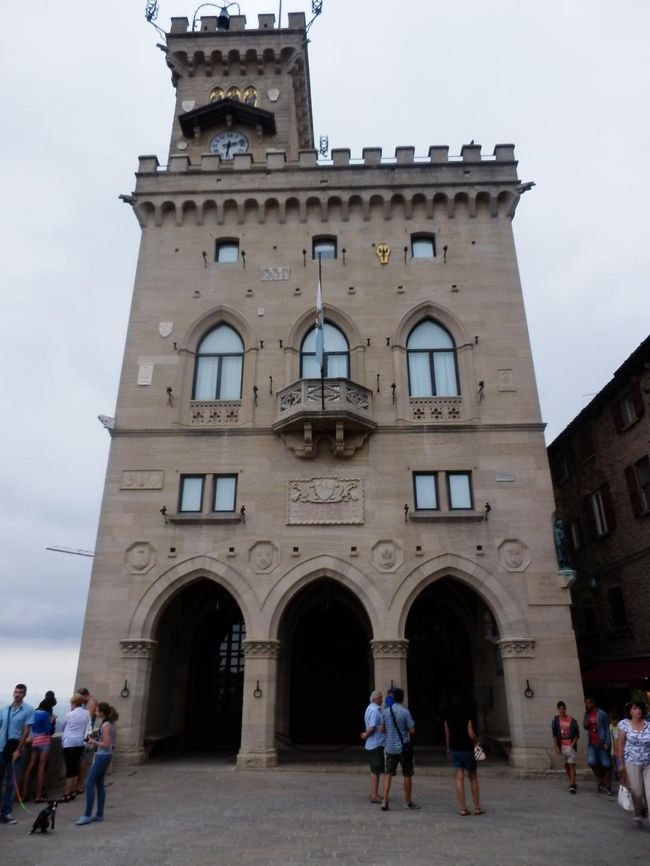 政府庁です。サンマリノの代表的な建物です。