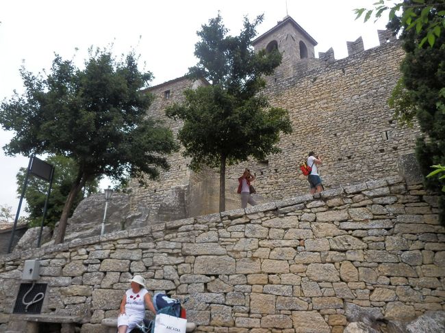 明日この要塞の中に入ってみます。