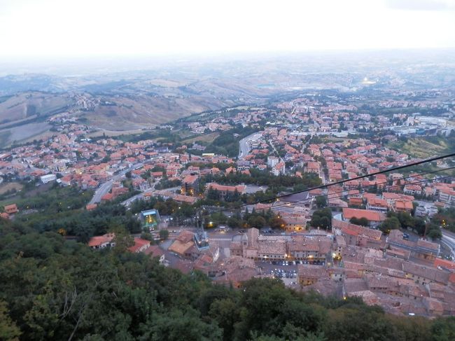 日は陰っていますが、眼下の街並みは相変わらずいいですね。