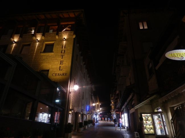 食後の22時半過ぎ。宿が少ないせいでしょうか。人がいなくなりました。