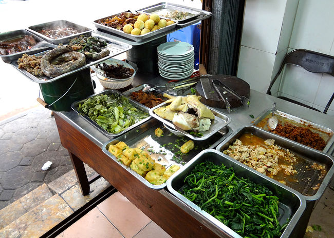 食べたいものを指さし注文。