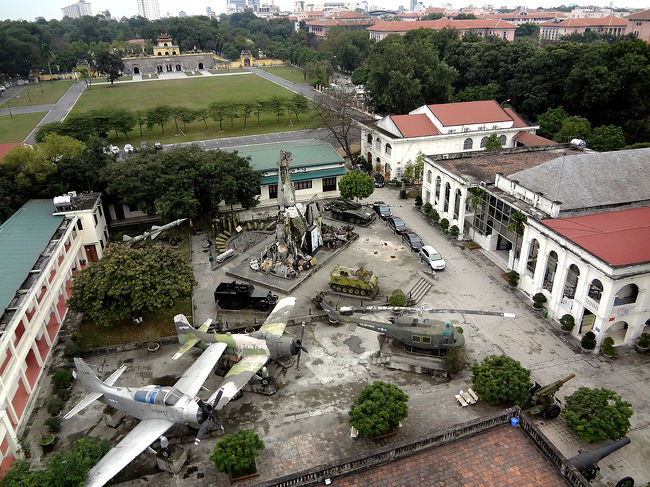 フラッグタワー（国旗掲揚塔）の上から見た軍事歴史博物館。