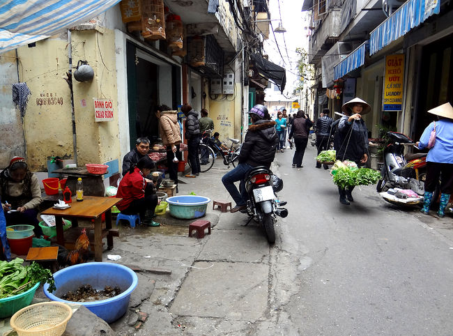 2月17日（金）朝10時頃、ハンザ市場近くの路地。