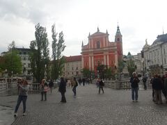 バスでリュブリャナ市内に戻ります。
（15:15-16:25)
3本橋とフランシスコ会教会