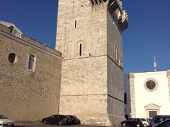 以前はお城だった所。
ポサーダはキレイなので、立て替えた様です。
