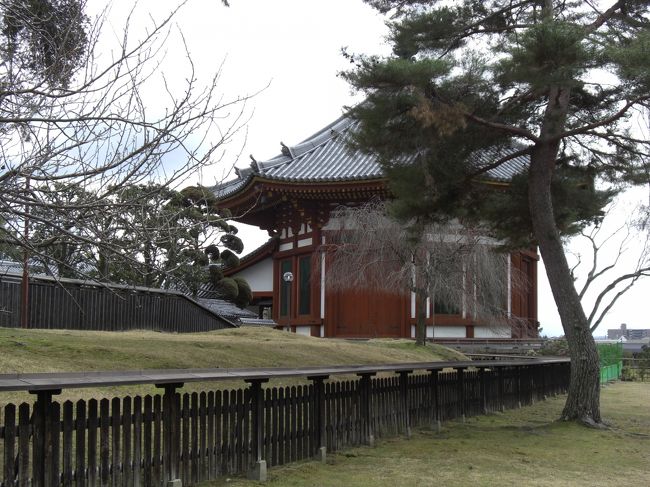 　さてそろそろホテルに戻りましょう。<br />先ほど見た南円堂しつこくアップ