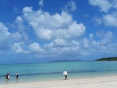 午後は、竹富の砂浜へ。