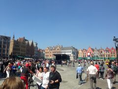 さて船も乗り終わって中心のマルクト広場へ。