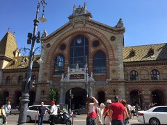 トラムに乗って中央市場にやってきました
１日券はトラムでもバスでも地下鉄でも乗り放題だから便利ですね
