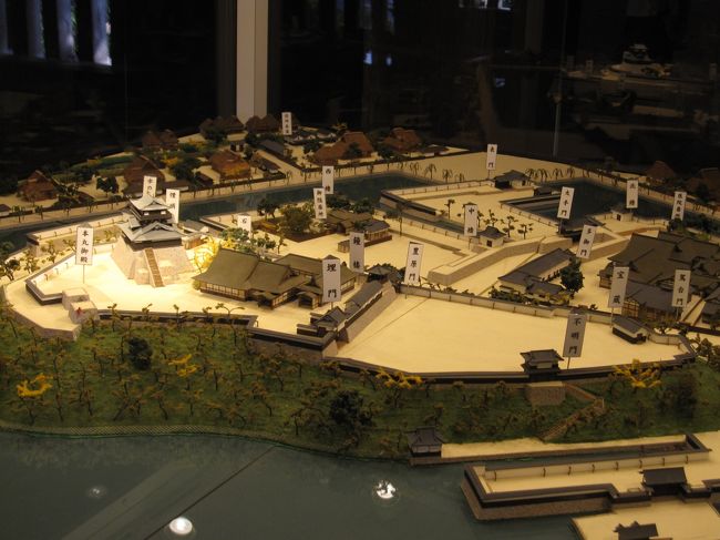 丸岡城の模型。